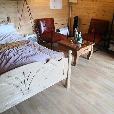 25 Qm Holz Bungalow, Garten-Grill, Gehoben, Optimiert, Massivholzbett 샬베우츠 외부 사진