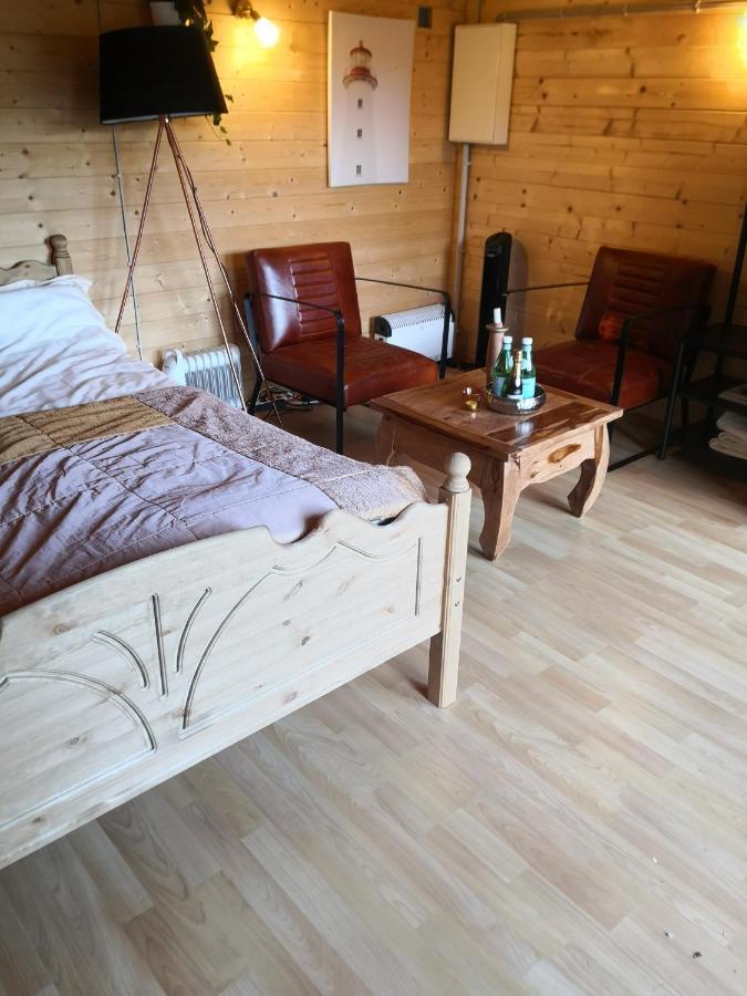 25 Qm Holz Bungalow, Garten-Grill, Gehoben, Optimiert, Massivholzbett 샬베우츠 외부 사진