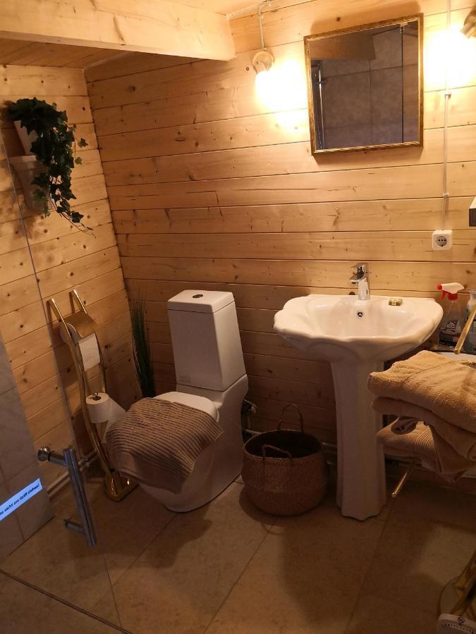 25 Qm Holz Bungalow, Garten-Grill, Gehoben, Optimiert, Massivholzbett 샬베우츠 외부 사진