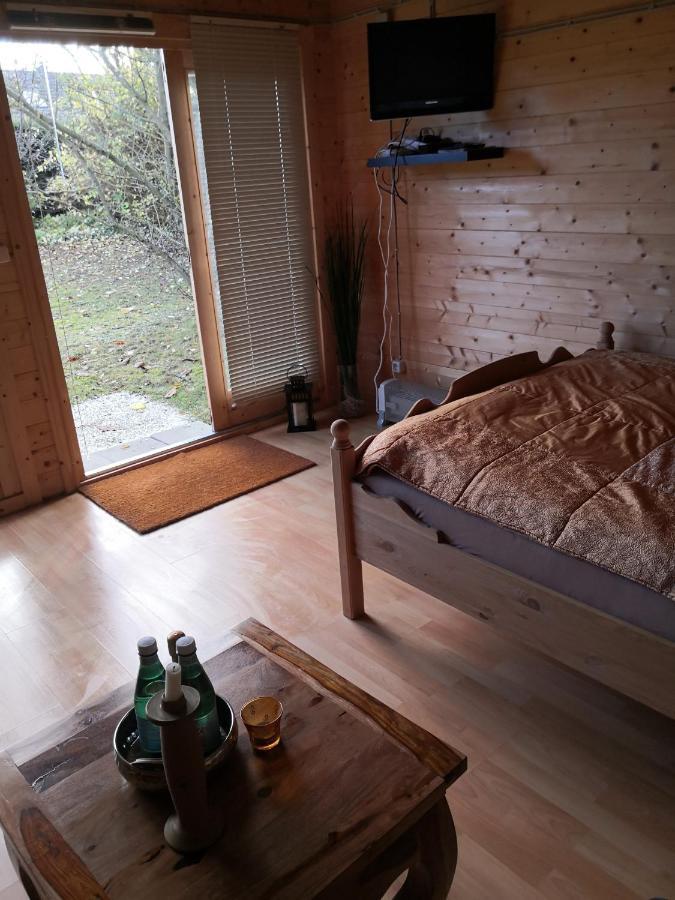 25 Qm Holz Bungalow, Garten-Grill, Gehoben, Optimiert, Massivholzbett 샬베우츠 외부 사진